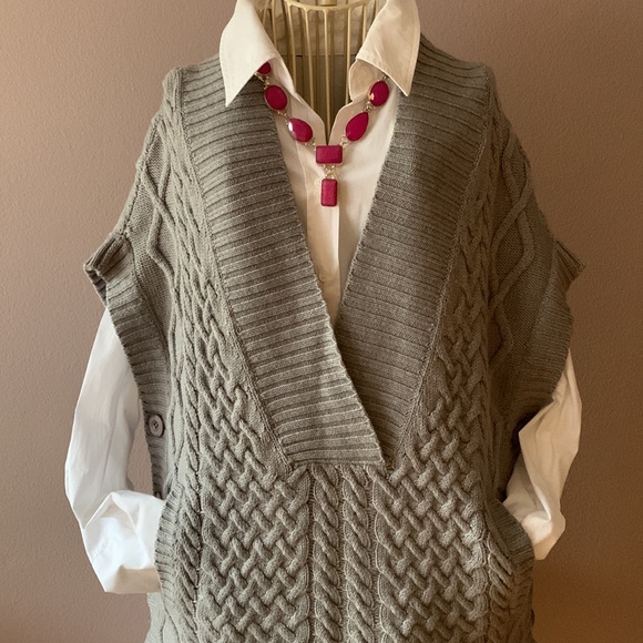 Haute Hippie 100% Merino wool sweater vest - Picture 4 of 16